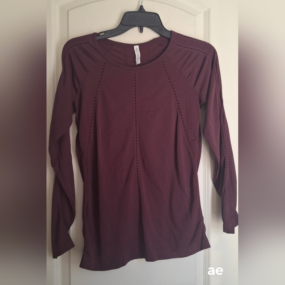 Athleta Long Sleeve Top Small Shirt Purple Cabernet Burgundy Foothill Gym Hiking